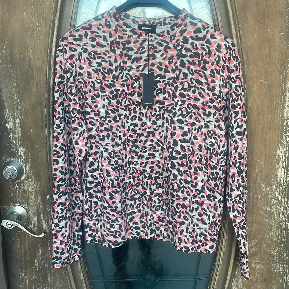 NWT MONROW Animal Print Sweatshirt! Medium